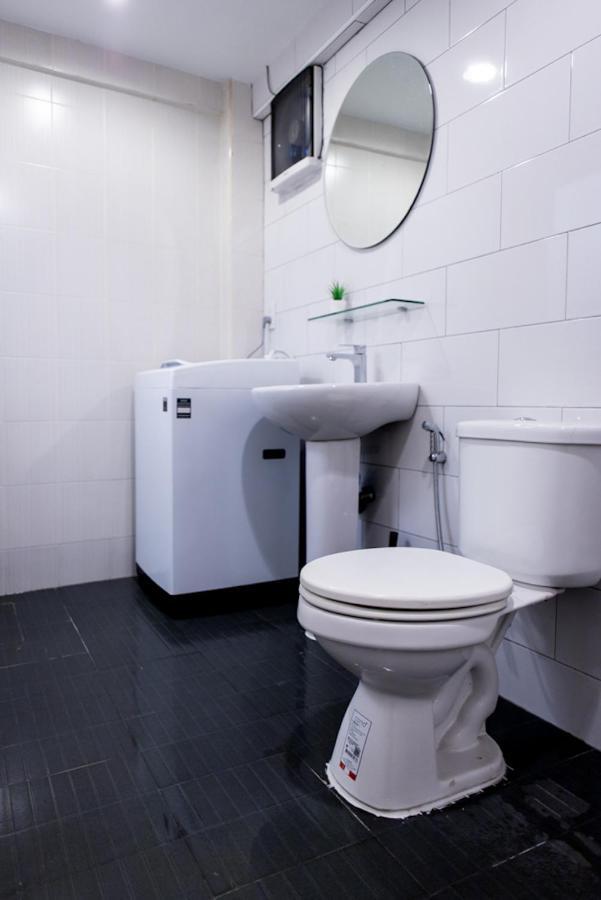 T1 Large Studio Full Kitchen 100M. To Bts Bangkok Exteriör bild